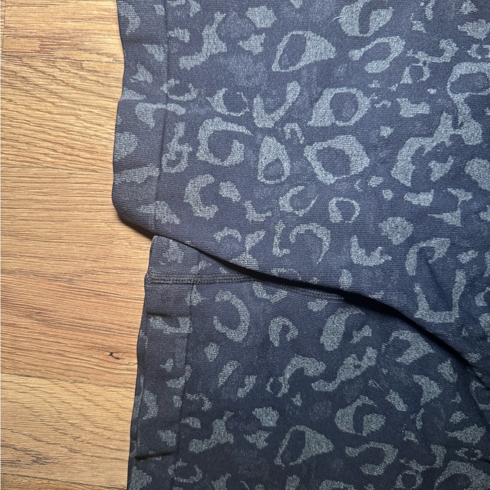 RUUHEE Butt Scrunching Yoga Shorts in Leopard Print size M lightweight - Picture 6 of 6